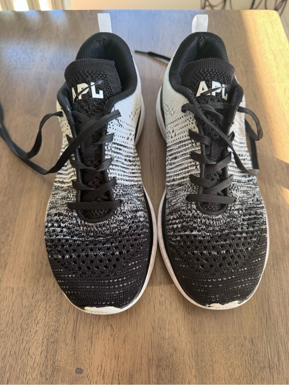 APL TechLoom Pro W Sneakers in Black & White